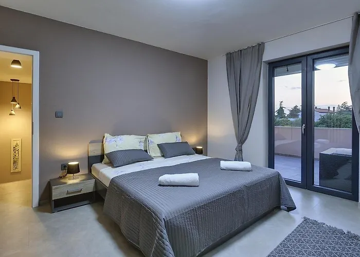 Nika Hébergement de vacances Fažana